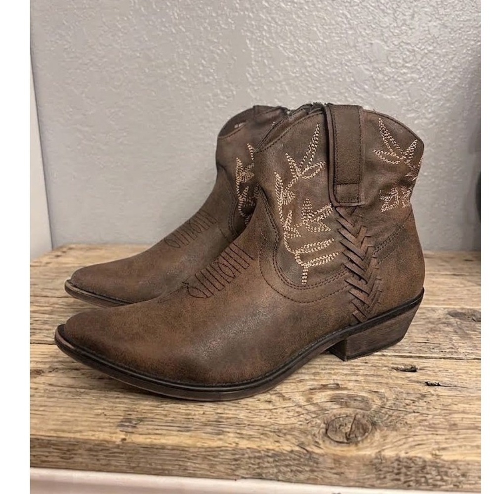Brown Western Ankle Boots Size 7 Cowgirl Festival Summer